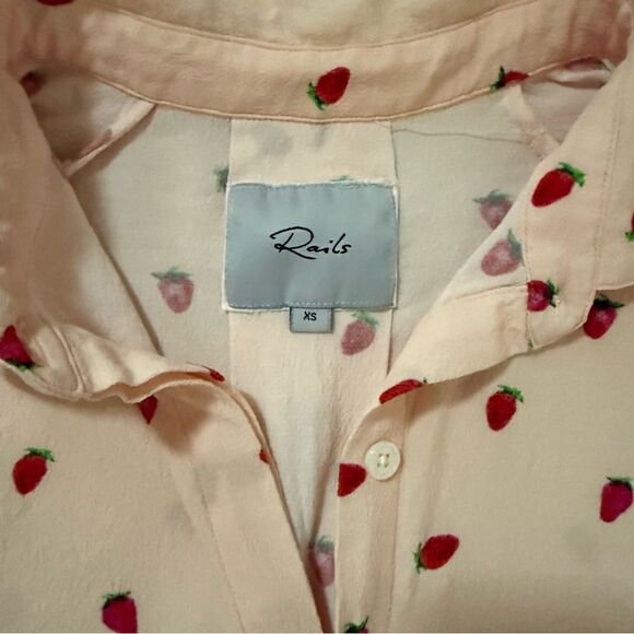 Rails Chase Strawberries Print Button Down Short Sleeve Shirt in Pink XS - Picture 4 of 10